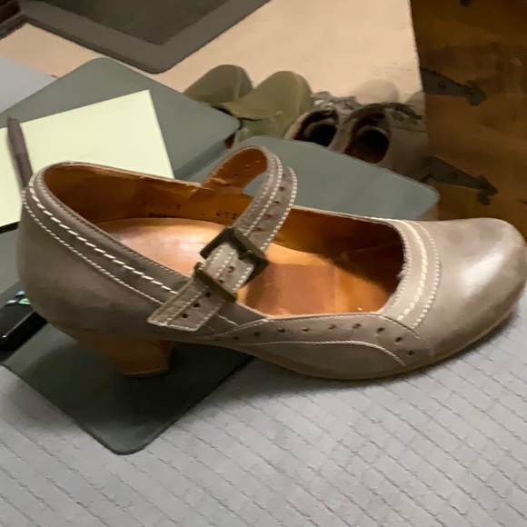 Anthropologie FIDJI taupe pump laser cut Mary Jane size EU 39 US 8 - Picture 2 of 9